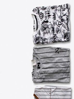 Y2k Streetwear bundle of 3 tee shirt Combo size Small men( NWOT and NWT)